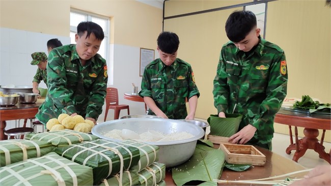 “Xuân biên phòng ấm lòng dân bản” trên tuyến biên giới biển Đông Bắc (15/1/2024)