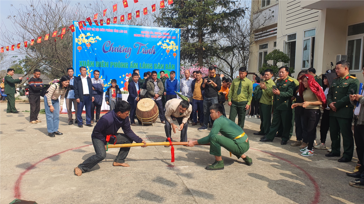 Vui xuân sớm nơi đầu nguồn sông Hồng chảy vào đất Việt (10/1/2024)