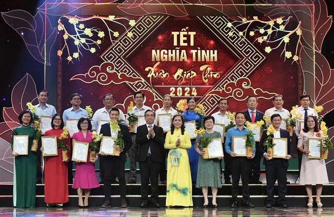 Tết nghĩa tình cho các hộ nghèo ở TPHCM (8/1/2024)