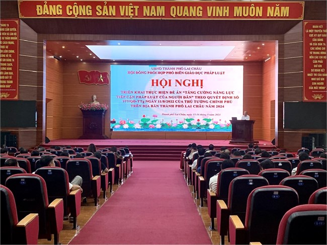 Tăng cường năng lực tiếp cận pháp luật của người dân (04/10/2024)