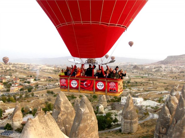 Chuyến đi khinh khí cầu lập kỷ lục mới tại Cappadocia, Thổ Nhĩ Kỳ (16/10/2024)