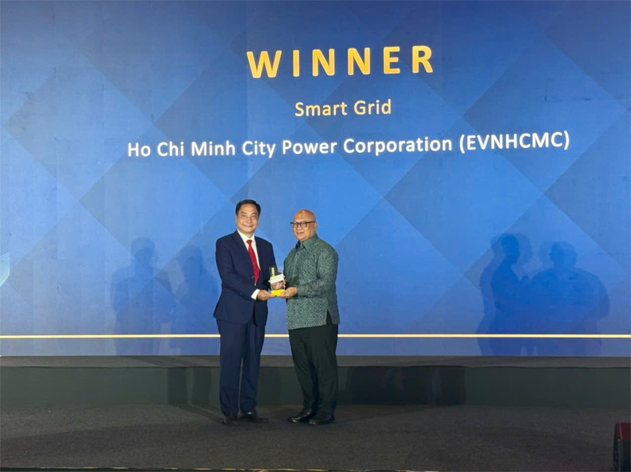 EVNHCMC liên tiếp đạt 2 giải thưởng quốc tế cho “Lưới điện thông minh - Smart Grid” (09/10/2024)