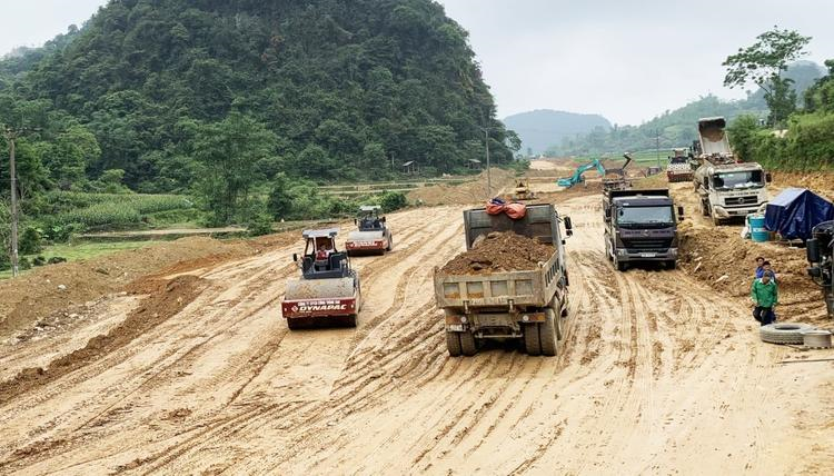 THỜI SỰ 12H TRƯA 25/10/2024: Đồng loạt triển khai 25 mũi thi công cao tốc Đồng Đăng - Trà Lĩnh, tỉnh Lạnh Sơn.