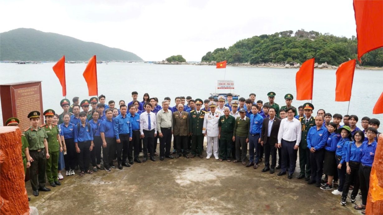 Tuổi trẻ Phú Yên hành quân về nguồn Bến Vũng Rô (19/11/2024)