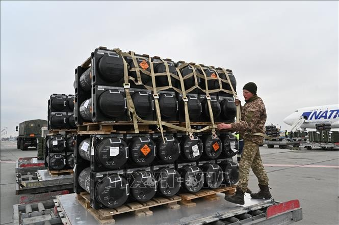 Mỹ rót 425 triệu đô la vũ khí cho Ukraine- Nga đưa ra cảnh báo đỏ về quan hệ Nga Mỹ (02/11/2024)