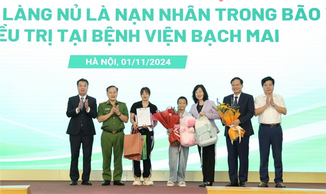 THỜI SỰ 18H CHIỀU 1/11/2024: Bé gái làng Nủ, huyện Bảo Yên, tỉnh Lào Cai trong trận lũ quét kinh hoàng ngày 10/9 đã được xuất viện chiều nay, sau 50 ngày điều trị tích cực