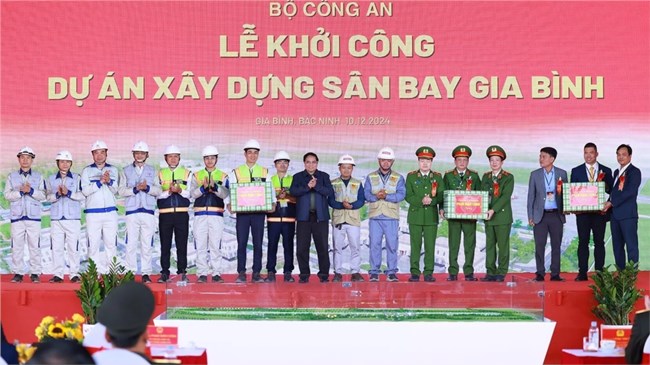 THỜI SỰ 18H CHIỀU 10/12/2024: Thủ tướng Phạm Minh Chính dự Lễ Khởi công dự án xây dựng sân bay Gia Bình, Bắc Ninh, sân bay đầu tiên của lực lượng Công an nhân dân