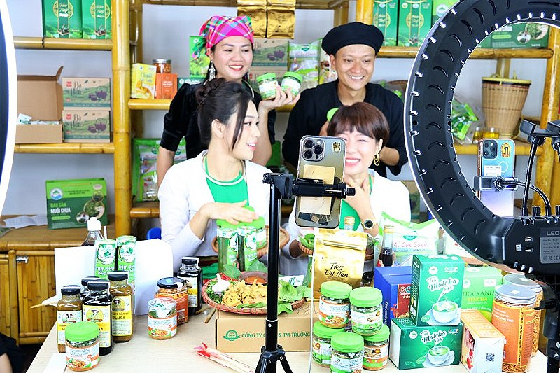 Đặc sản Gia Lai lên sàn thương mại điện tử,  hướng đi của hiện tại và tương lai (4/12/20240