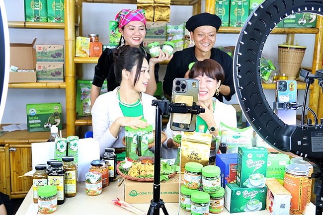 Đặc sản Gia Lai lên sàn thương mại điện tử,  hướng đi của hiện tại và tương lai (4/12/20240