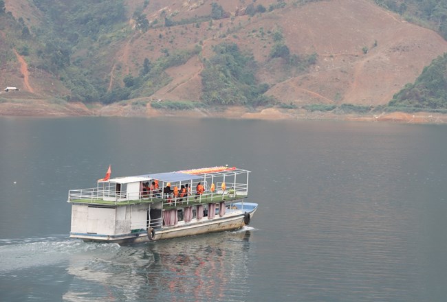 Biển hồ Quỳnh Nhai – điểm du lịch thơ mộng giữa đại ngàn Tây Bắc (10/12/2024)