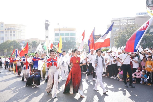 Sẽ có diễu binh, diễu hành tại Lễ hội Cà phê Buôn Ma Thuột và kỷ niệm 50 năm giải phóng Đắk Lắk (04/12/2024)