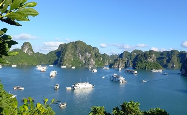 Hạ Long (Quảng Ninh) định hướng phát triển kinh tế xanh, kinh tế số, kinh tế di sản trong kỷ nguyên mới (26/12/2024)