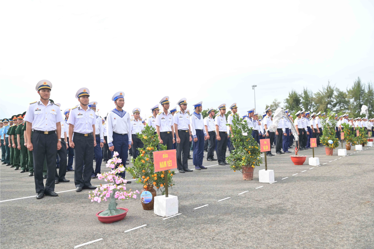 THỜI SỰ 12H TRƯA 27/12/2024: Đoàn tàu của Vùng 4 Hải quân vận chuyển mai, đào, quất và nhiều hàng Tết đến với quân và dân trên các đảo tiền tiêu của Tổ quốc.