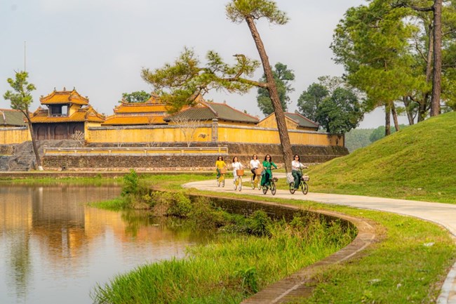 Thừa Thiên Huế: Khai trương tuyến du lịch xanh tại khu vực lăng vua Gia Long (4/2/2024)