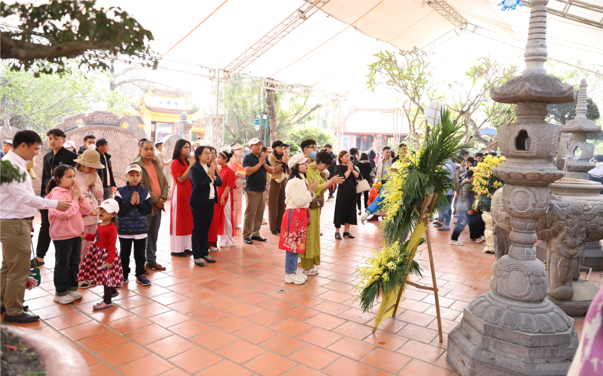 Hơn 300 nghìn du khách tham quan Đền thờ Trạng Trình Nguyễn Bỉnh Khiêm trong 3 ngày Tết (12/2/2024)