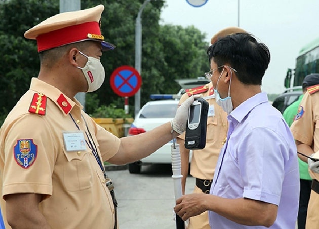 THỜI SỰ 18H CHIỀU 15/3/2024: Ủy ban Thường vụ Quốc hội thống nhất phương án quy định cấm tuyệt đối hành vi điều khiển phương tiện tham gia giao thông đường bộ mà trong máu hoặc hơi thở có nồng độ cồn