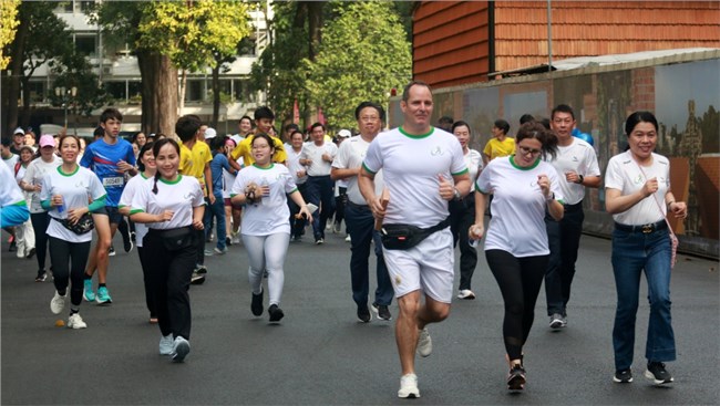 Hơn 5.000 người dân TP.HCM hưởng ứng Ngày chạy Olympic 2024 (24/3/2024)