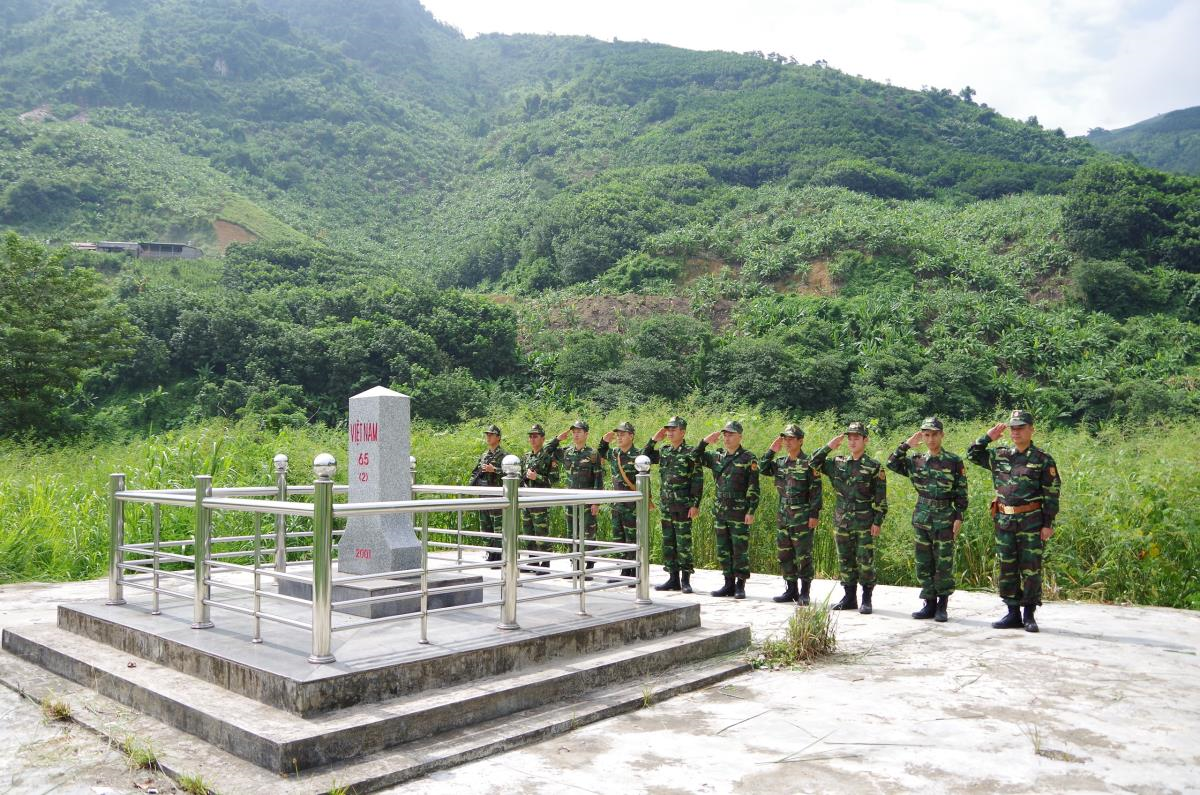 Thiêng liêng hai tiếng 