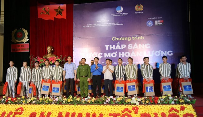  “Thắp sáng ước mơ hoàn lương” cho phạm nhân độ tuổi thanh niên (04/04/2024)