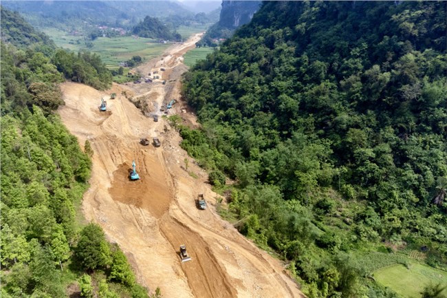 Hoàn thành “Chiến dịch cao điểm 100 ngày đêm giải phóng mặt bằng dự án xây dựng tuyến cao tốc Đồng Đăng - Trà Lĩnh (07/5/2024)