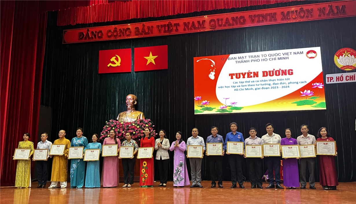 Lan tỏa việc học và làm theo gương Bác (19/5/2024)
