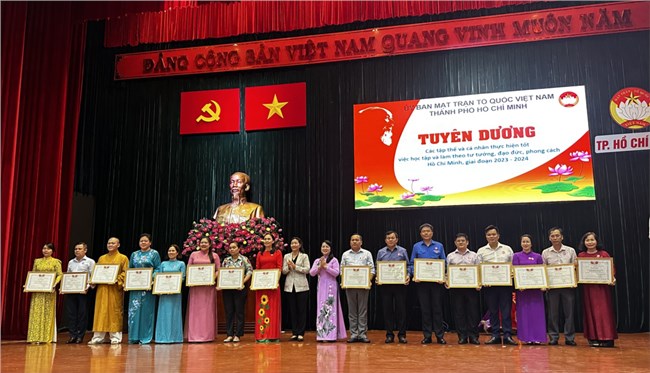 Lan tỏa việc học và làm theo gương Bác (19/5/2024)
