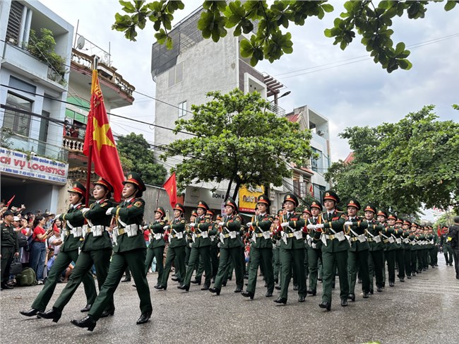 THỜI SỰ 18H CHIỀU 07/5/2024: Hơn 12.000 người diễu binh, diễu hành kỷ niệm 70 năm Chiến thắng Điện Biên Phủ