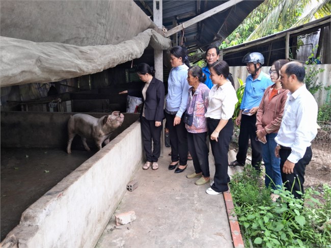 Tạo thêm điều kiện cho nhiều hộ nghèo vươn lên