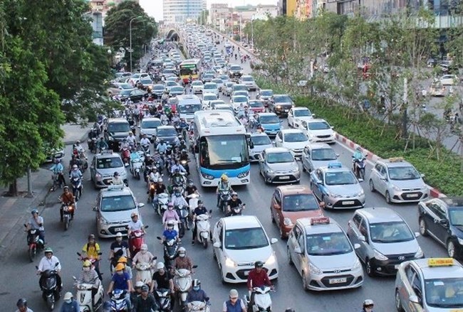 Kế hoạch thu phí ô tô cá nhân vào nội đô ở Hà Nội và TPHCM - Những vấn đề đặt ra (16/6/2024)