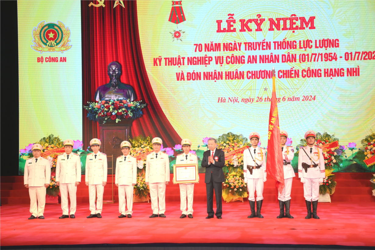 Chủ tịch nước Tô Lâm dự lễ kỷ niệm 70 năm Lực lượng Kỹ thuật nghiệp vụ CAND (26/6/2024)