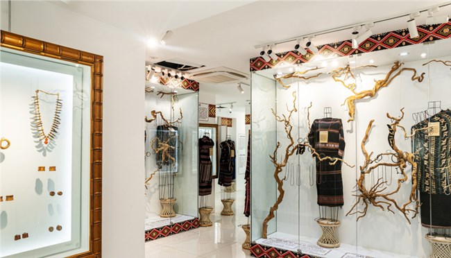 Bảo tàng tư nhân trưng bày nhiều hiện vật quý, hiếm về 54 dân tộc và triều Nguyễn (16/6/2024)