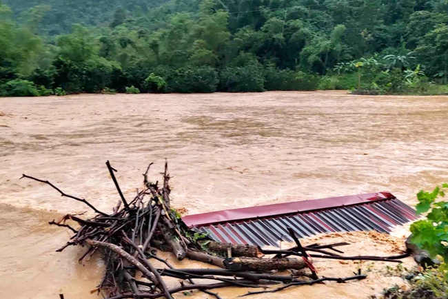 THỜI SỰ 21H30 ĐÊM 03/7/2024: Mưa lũ kéo dài hai ngày qua khiến nhiều xã ở huyện Bắc Sơn, tỉnh Lạng Sơn bị ngập lụt, cô lập