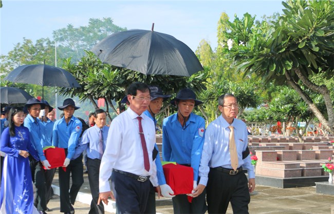 Những bước chân không mỏi trên hành trình đi tìm hài cốt liệt sỹ (24/7/2024)