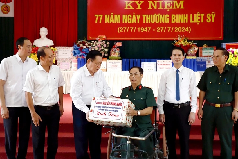 THỜI SỰ 21H30 ĐÊM 22/7/2024: Trưởng Ban Tuyên giáo Trung ương Nguyễn Trọng Nghĩa thăm Trung tâm Điều dưỡng người có công tỉnh Phú Thọ nhân dịp kỷ niệm 77 năm Ngày Thương binh - Liệt sỹ.