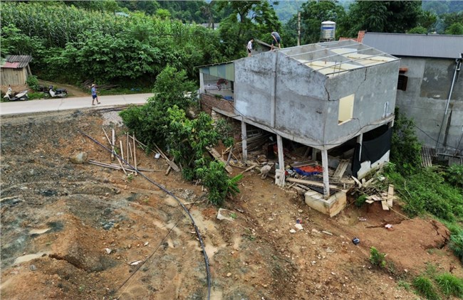 Cao Bằng: Người dân phải di dời khẩn cấp do ảnh hưởng của bãi đổ thải xây dựng (02/7/2024)