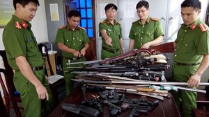 Luật Quản lý, sử dụng vũ khí, vật liệu nổ và công cụ hỗ trợ (sửa đổi) bổ sung nhiều loại súng vào nhóm vũ khí quân dụng (15/07/24)