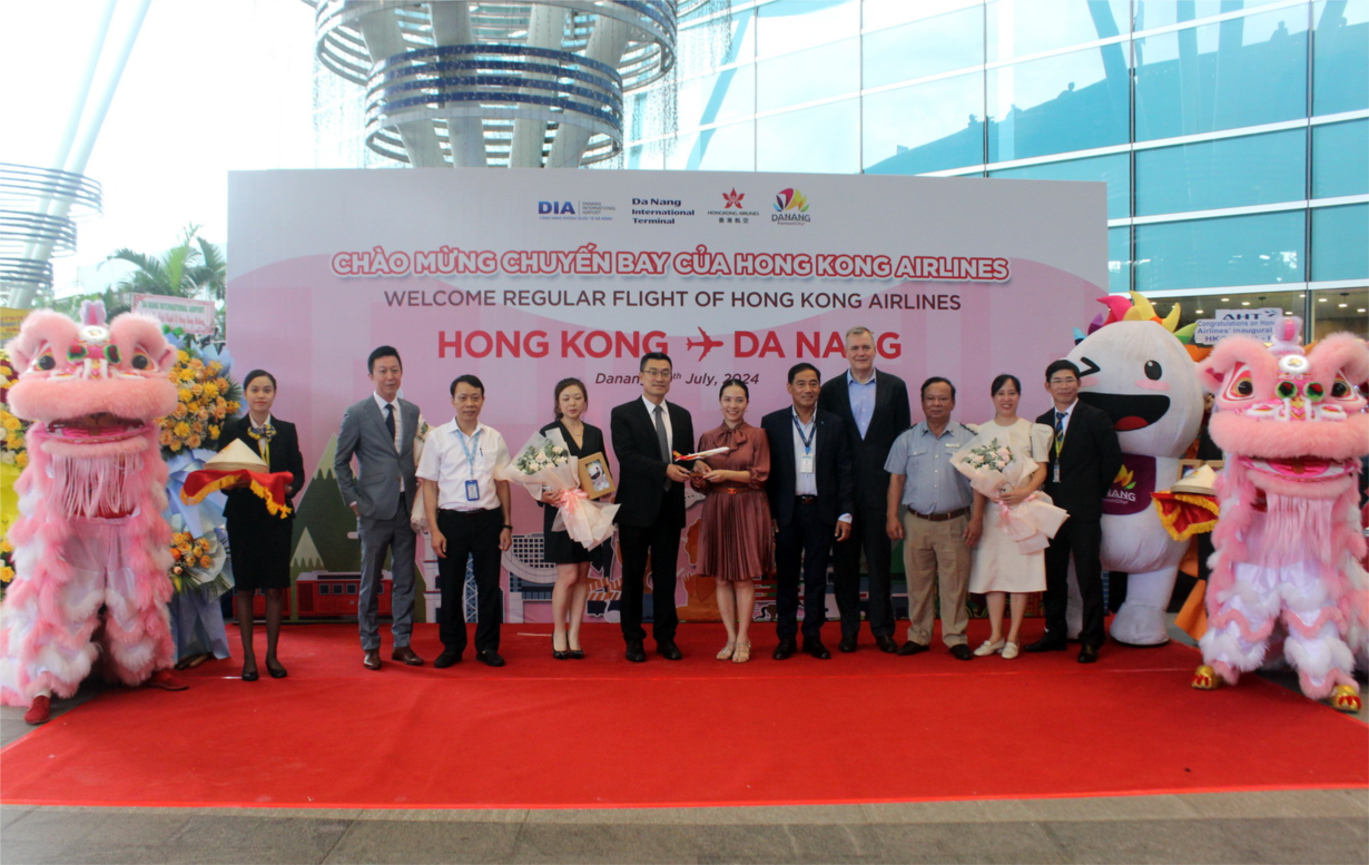 Đón chuyến bay đầu tiên đến Đà Nẵng của Hãng hàng không Hong Kong Airlines (19/7/2024)