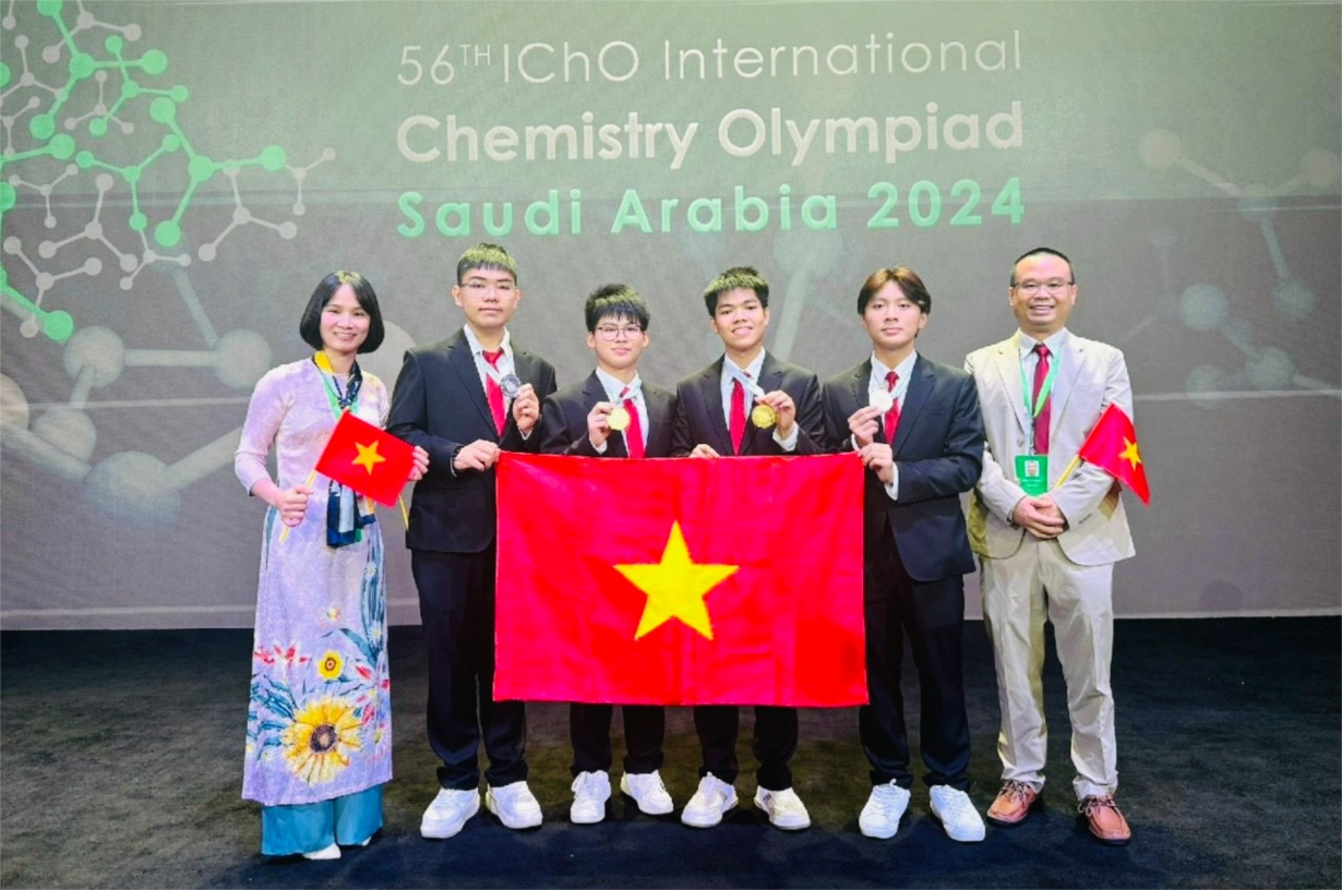 THỜI SỰ 18H CHIỀU 30/7/2024: Cả 4 học sinh Việt Nam dự thi Olympic Hóa học quốc tế năm nay đều giành được huy chương, trong đó 3 Huy chương Vàng và 1 Huy chương Bạc.  