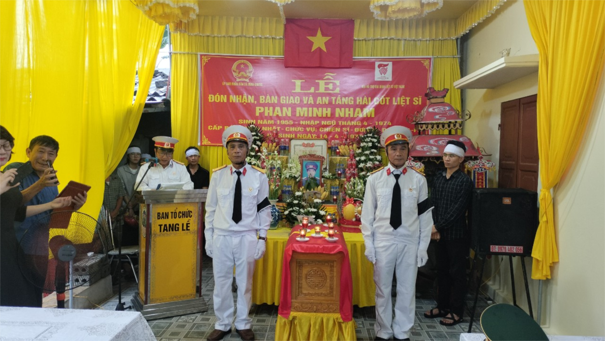 Đón nhận, bàn giao và an táng hài cốt liệt sĩ về an táng tại quê nhà (19/7/2024)