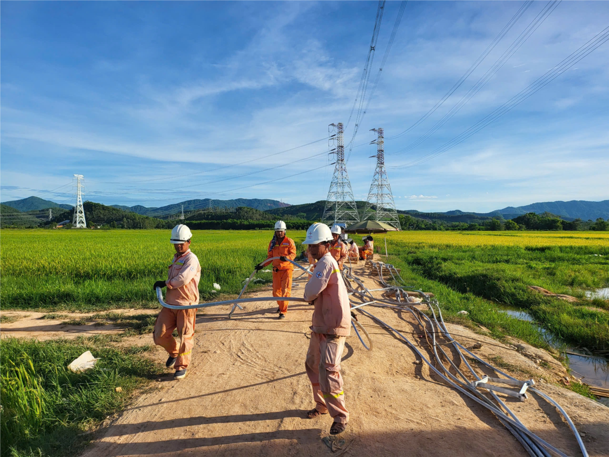 Những bài học lớn từ công trình đường dây 500KV mạch 3 Quảng Trạch-Phố Nối (28/8/2024)