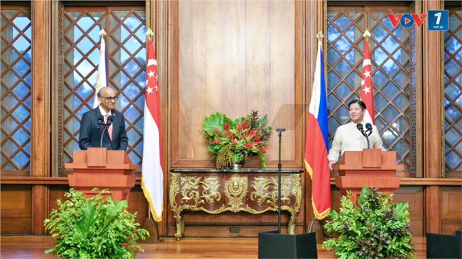 Philippines-Singapore cam kết giải quyết hòa bình các tranh chấp hàng hải ở Biển Đông (16/8/2024)