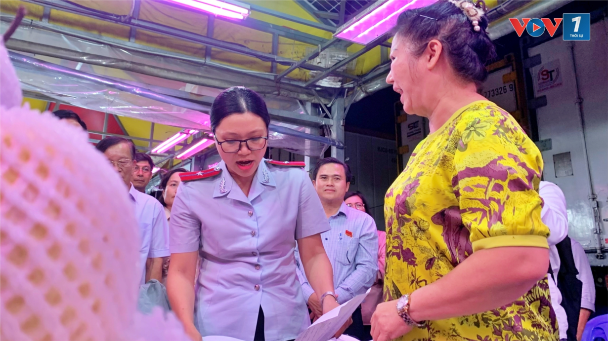 Tiểu thương chợ đầu mối TP.HCM lúng túng với xuất xứ hàng hoá (15/8/2024)