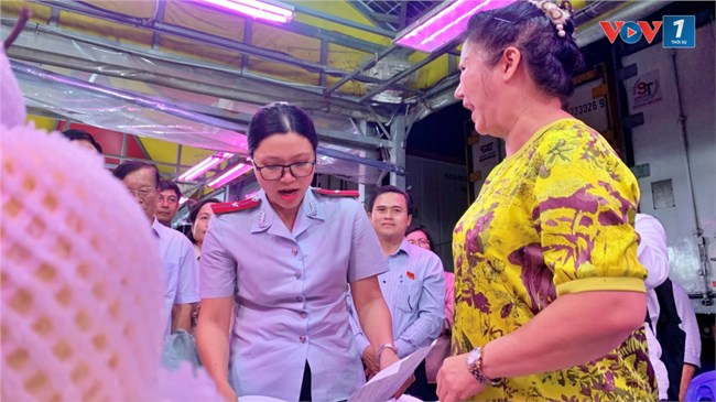 Tiểu thương chợ đầu mối TP.HCM lúng túng với xuất xứ hàng hoá (15/8/2024)