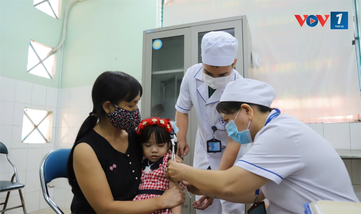 Ngày đầu thực hiện chiến dịch tiêm vaccine sởi ở TP.HCM (31/8/2024)