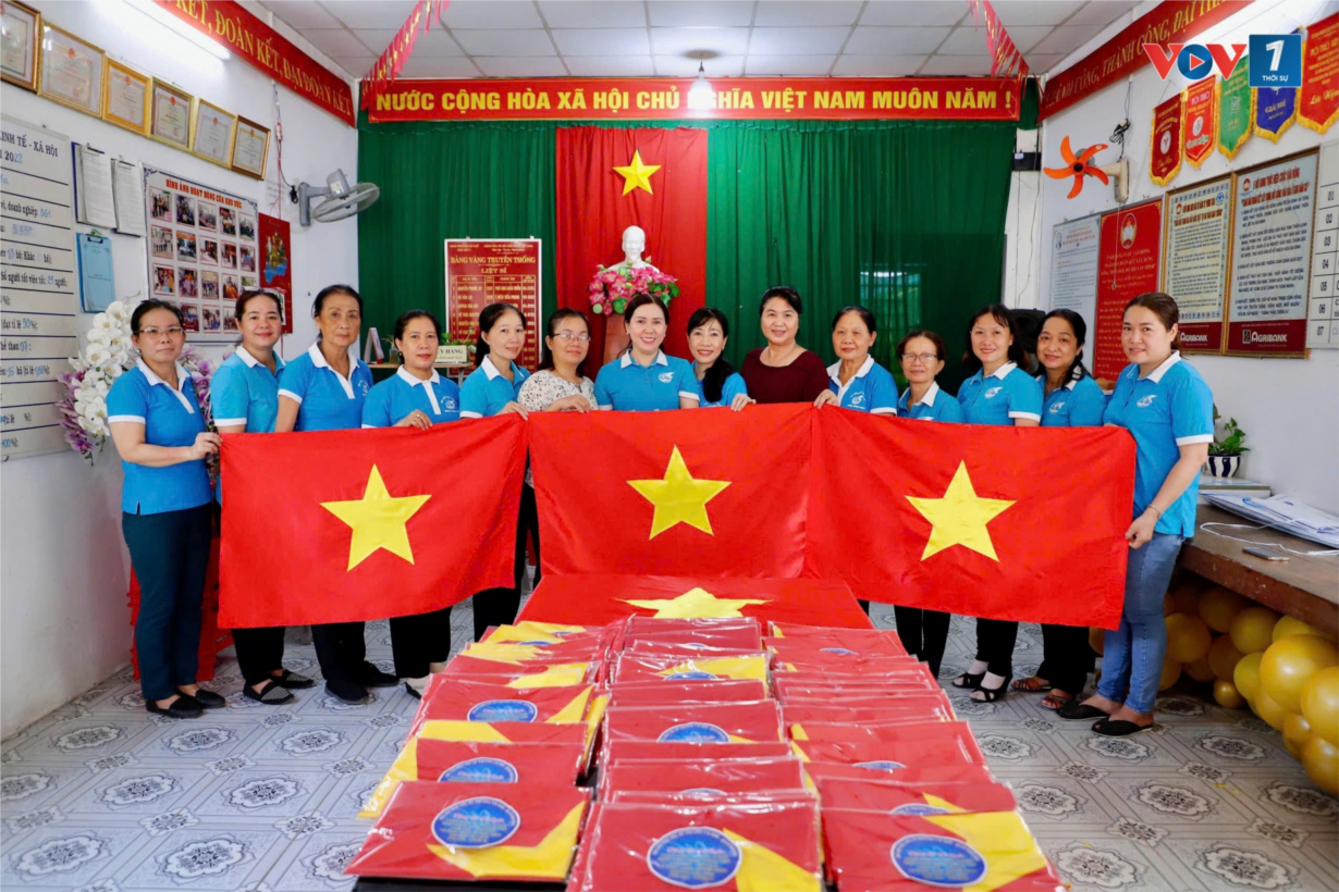 Cần Thơ: Dâng cao niềm tự hào khi may cờ Tổ quốc (31/8/2024)