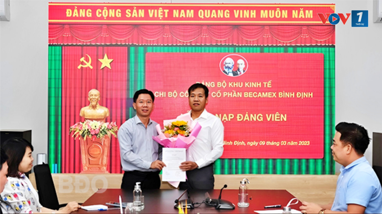 Phát triển đảng viên trong doanh nghiệp ngoài nhà nước ở Bình Định (23/8/2024)
