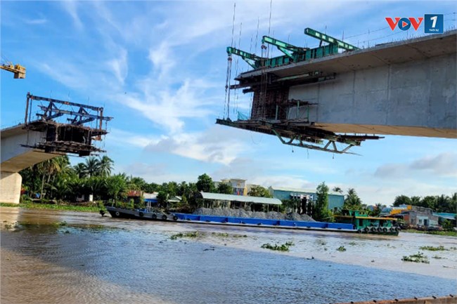 Tiền Giang: Tăng tốc thi công dự án cầu Chợ Gạo để hoàn thành sớm hơn kế hoạch (10/8/2024)