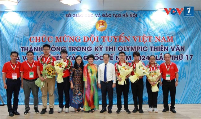 Việt Nam đoạt 5 huy chương tại Olympic Thiên Văn và Vật lý Thiên văn quốc tế (29/8/2024)