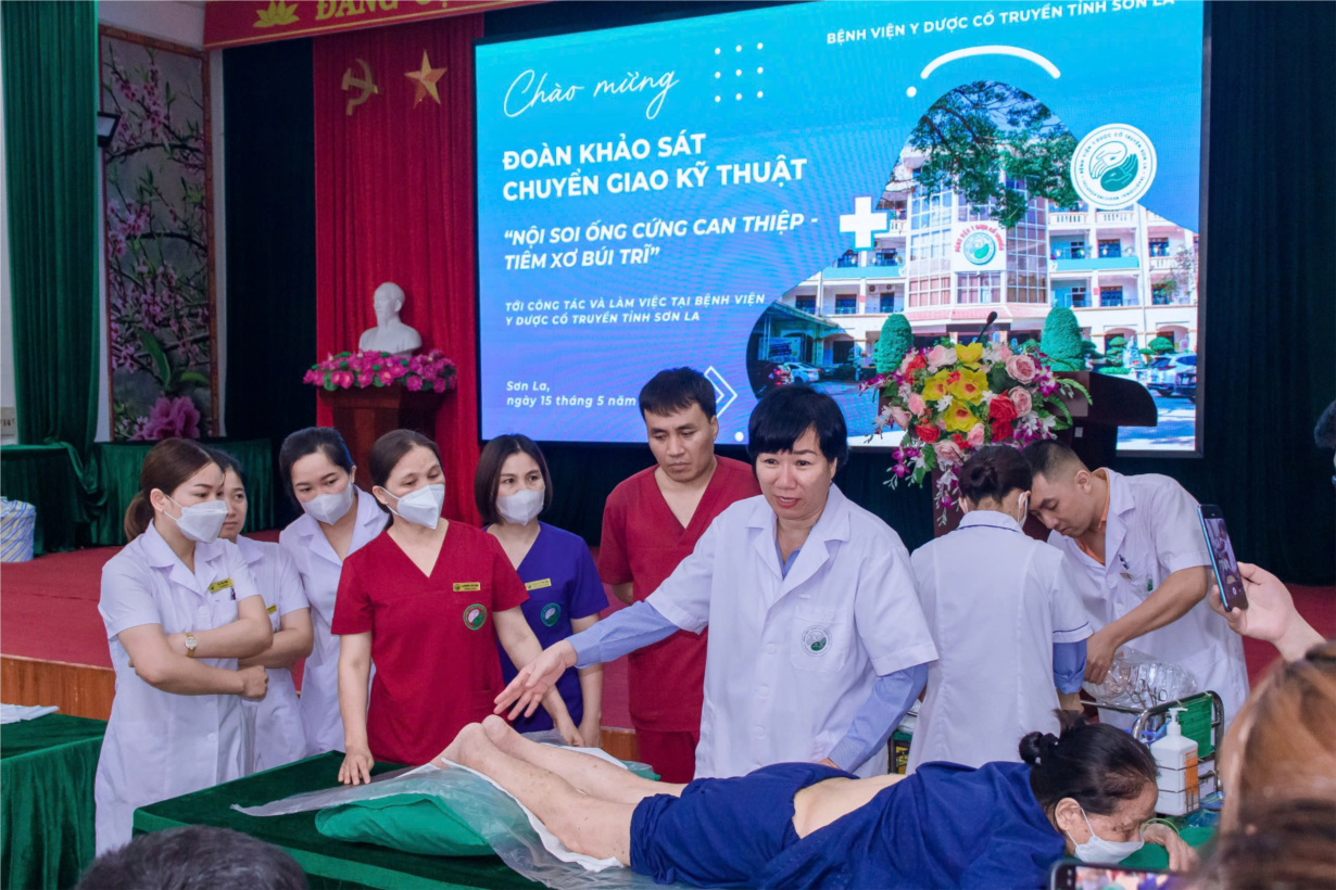 Người dân vùng cao Sơn La từ bỏ hủ tục để điều trị bệnh tại cơ sở y tế (10/8/2024)