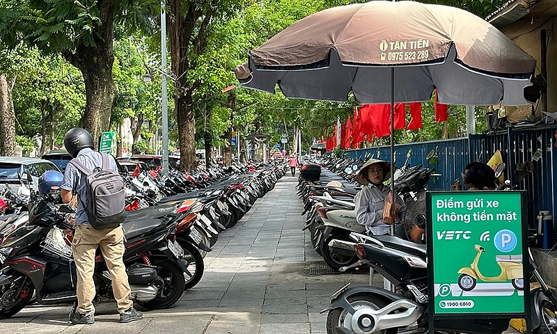  Các điểm trông giữ xe tại Hà Nội không dùng tiền mặt hoạt động hiệu quả (14/8/2024)